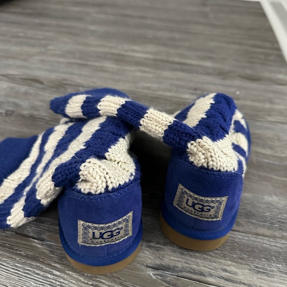 Blue and White Striped Knit Uggs - Picture 2 of 3